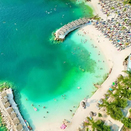 Durmishi & & Lejlighedshotel 4*