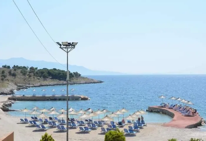 Durmishi & & شقة فندقية 4*